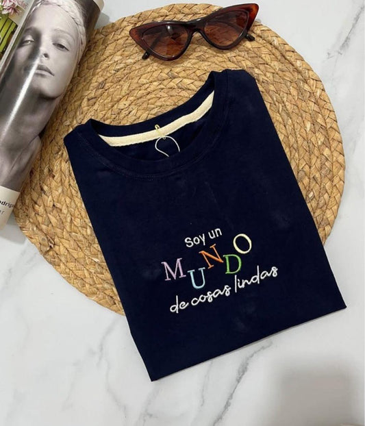 Soy un mundo de cosas lindas T-Shirt