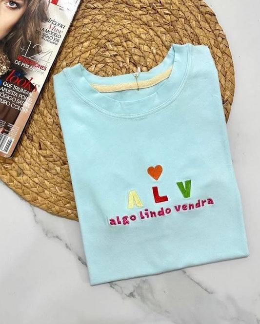 Algo Lindo Vendra T-Shirt